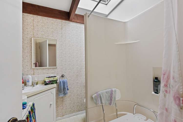 2/12 Marsden Road Stoke_10