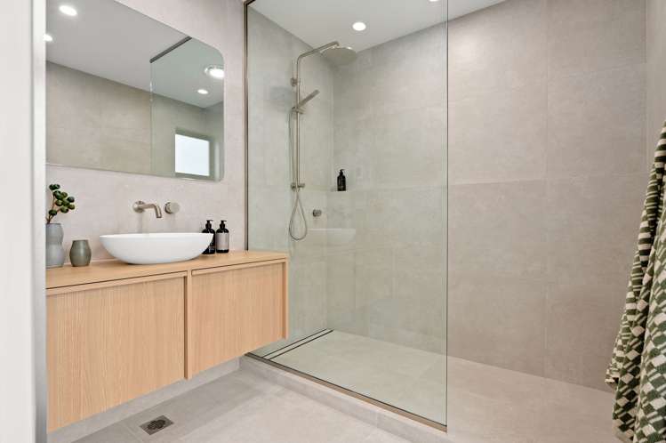 1+3/768 River Road Chartwell_22