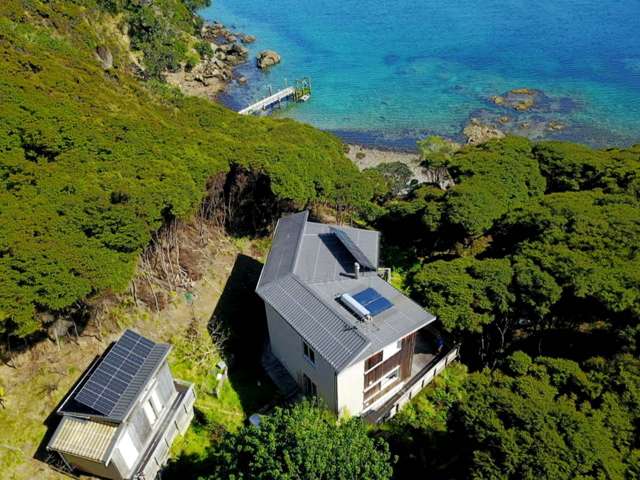 Architectural Retreat with its own Jetty & Mooring