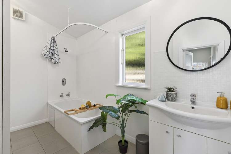 18 Carrington Street Mount Cook_10