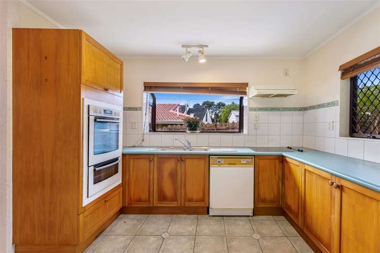 31 Petrel Place Massey_5