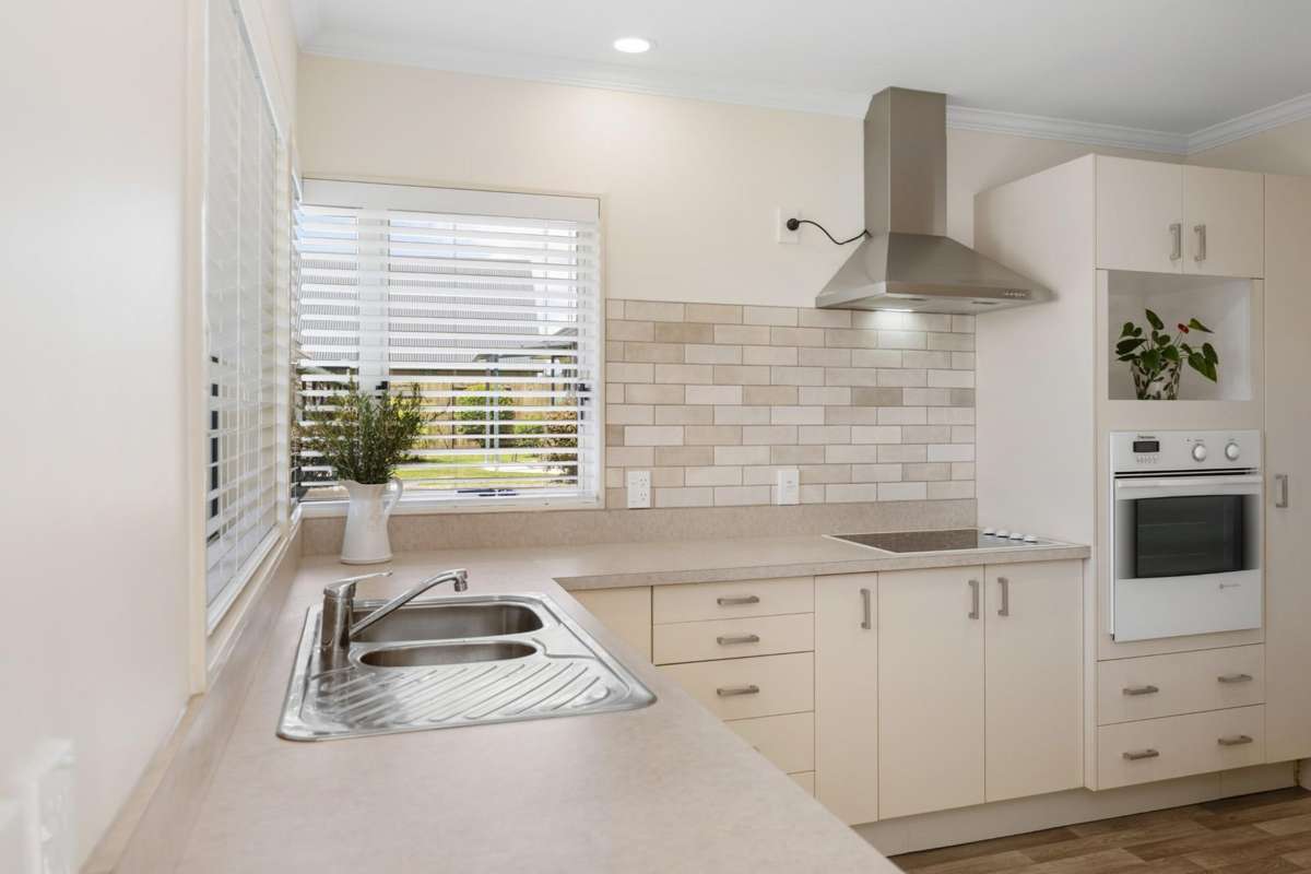 7/42 Pemberton Crescent_4