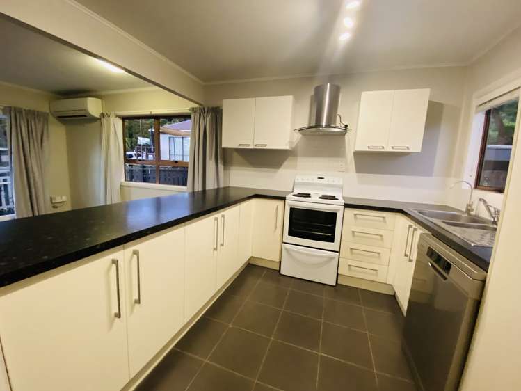 8 Chrisarda Place Red Hill_10