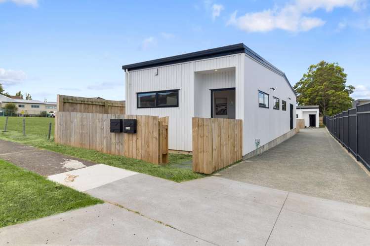 63 Flanshaw Road Te Atatu South_10