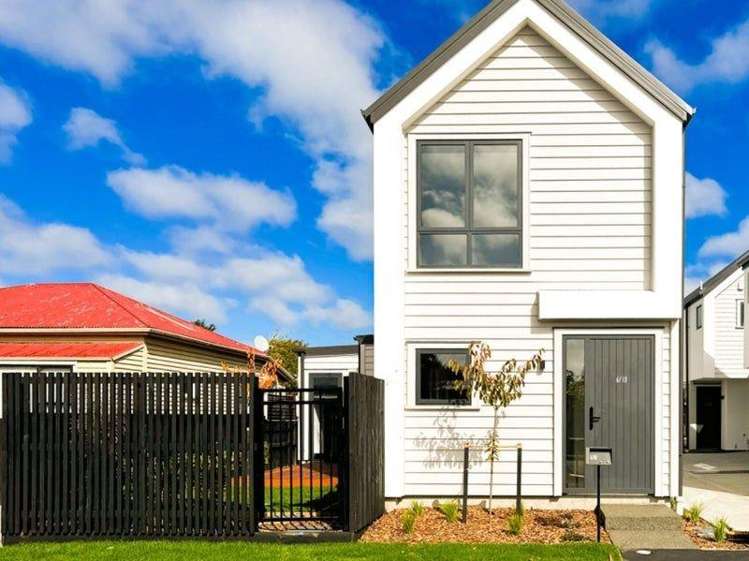 6/10 Surrey Street 1477_13