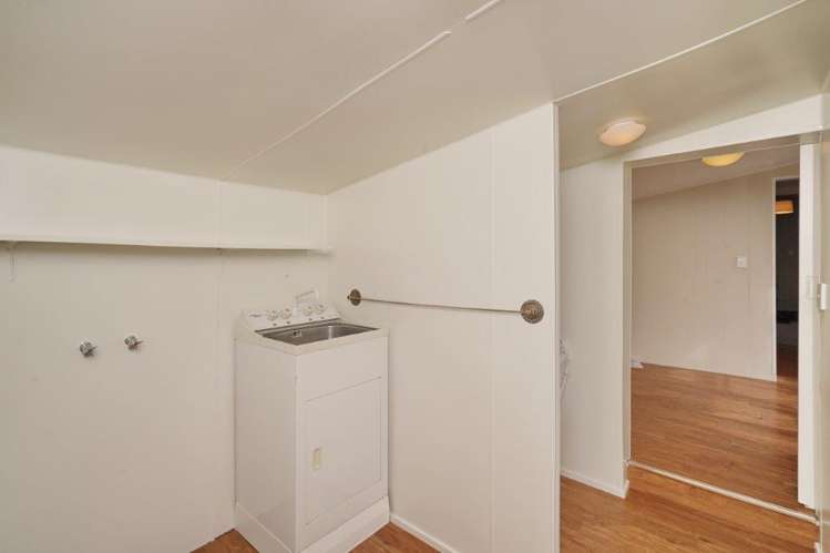 543 Ferry Road Woolston_11