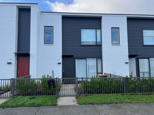 Beautiful modern two level townhouse