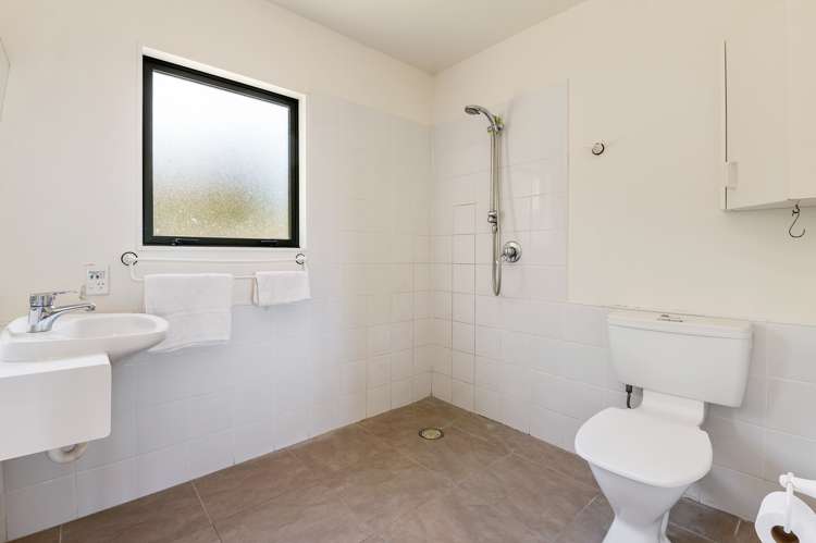 8 Mokoia Drive Tihiotonga_14