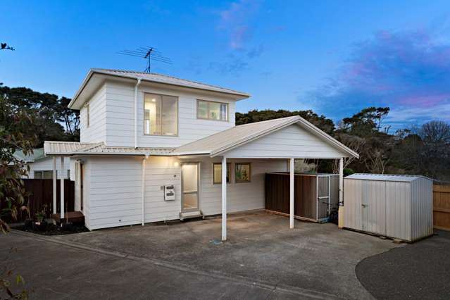 The Heart of Stanmore Bay Living!