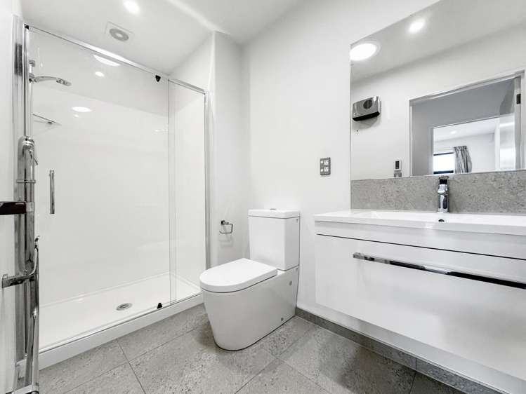 97 Faringdon Boulevard Rolleston_8