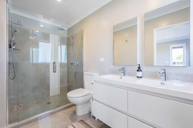 18 Pleasant Way Matakatia_14