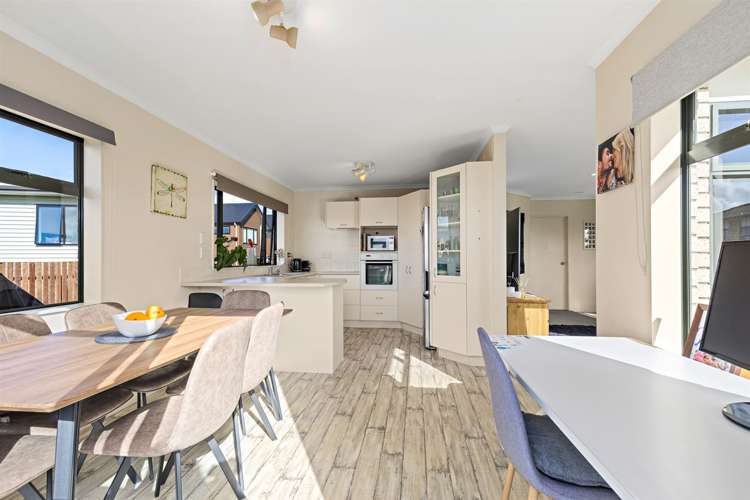 71 Elan Place Stanmore Bay_8