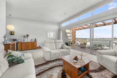 203/24 Wellington Street_3