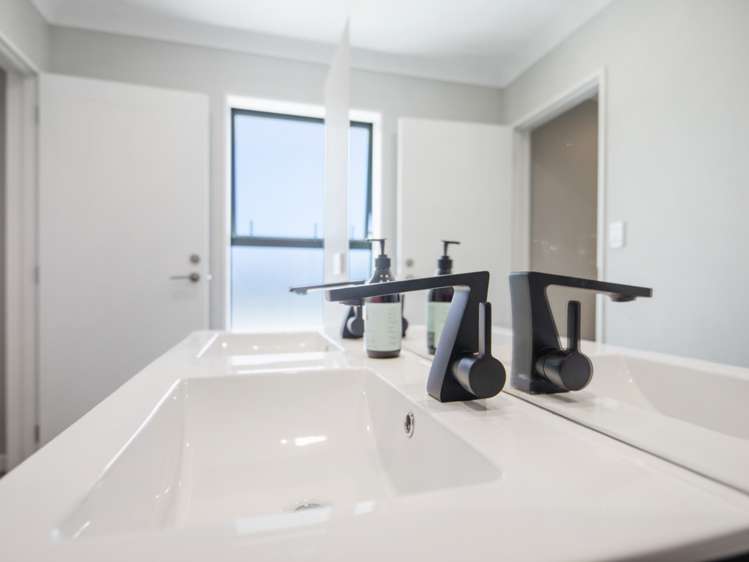 21 Corsair Crescent Burleigh_27