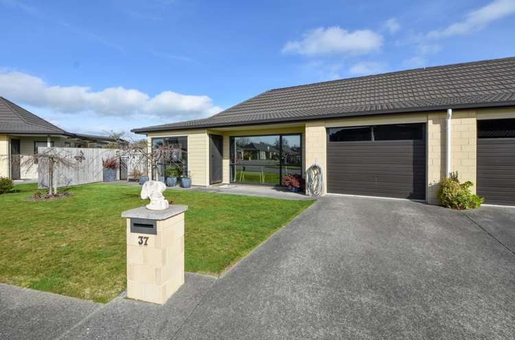 37 Ashmore Park Road Carterton_22