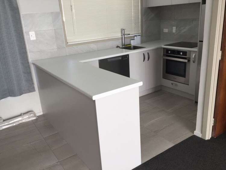 3/2 Vodanovich Road Te Atatu South_5