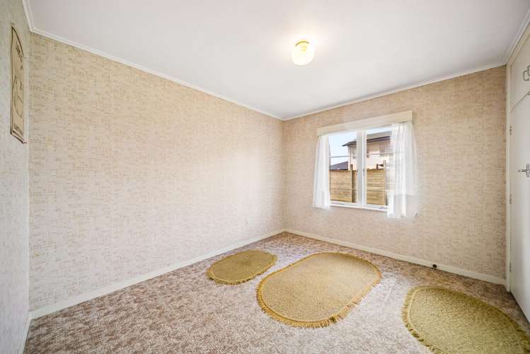 8 Robertson Road Mangere_15
