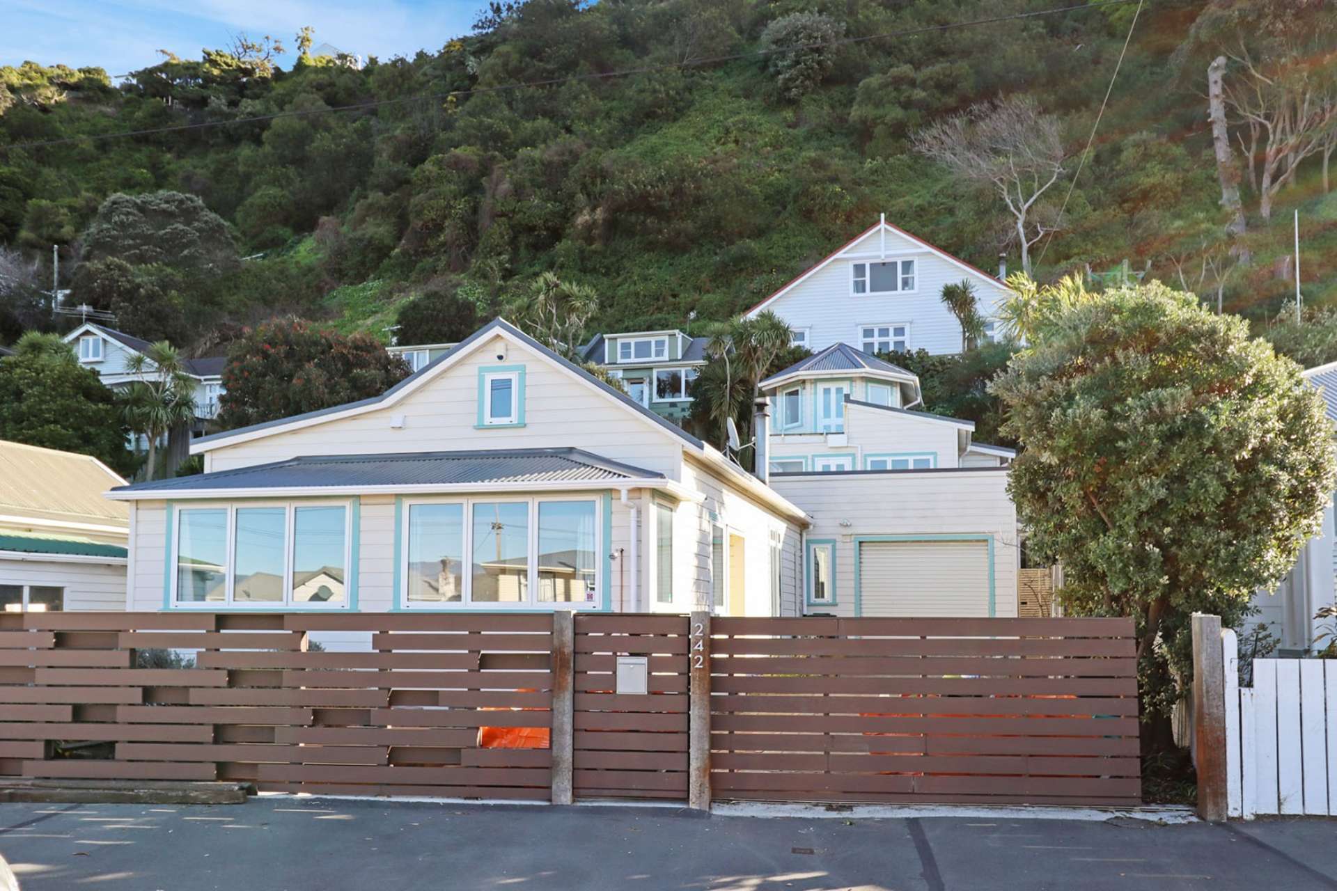 242 Sutherland Road Lyall Bay_0