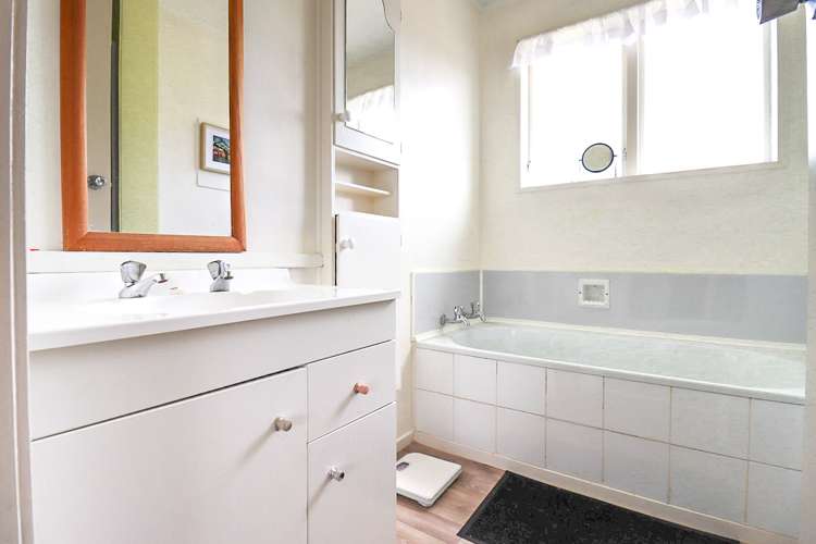 69 Guy Street Dannevirke_13