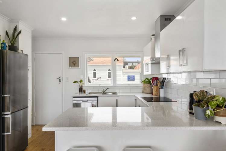 2/7 Hastings Road Mairangi Bay_7