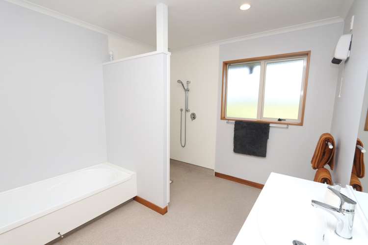 306 Beach Road East Elgin_17