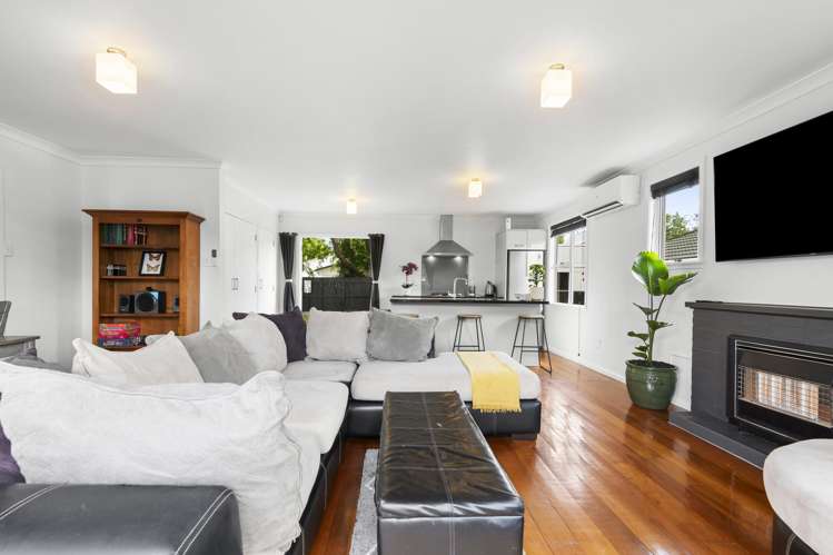 11 Durham Crescent Palmerston North Central_4