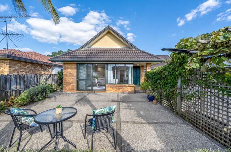 3/6 Marbeth Court Botany Downs_2