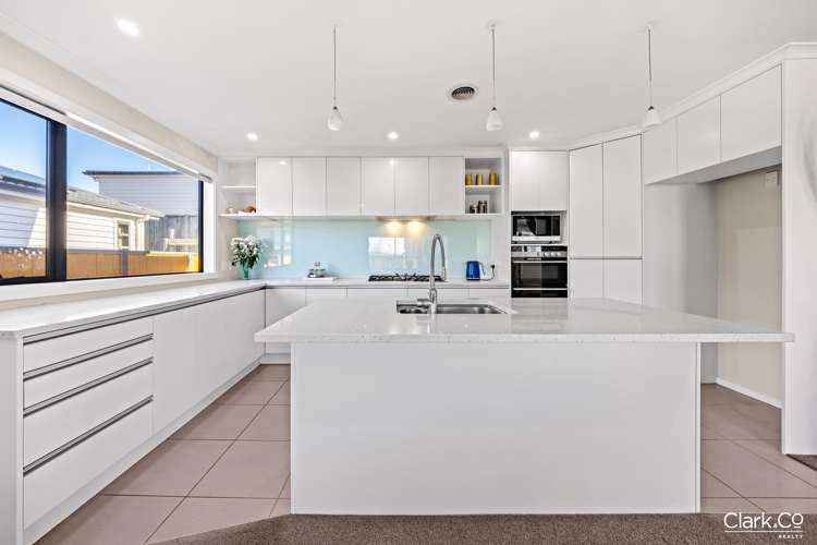 192 McLintock Street North_2