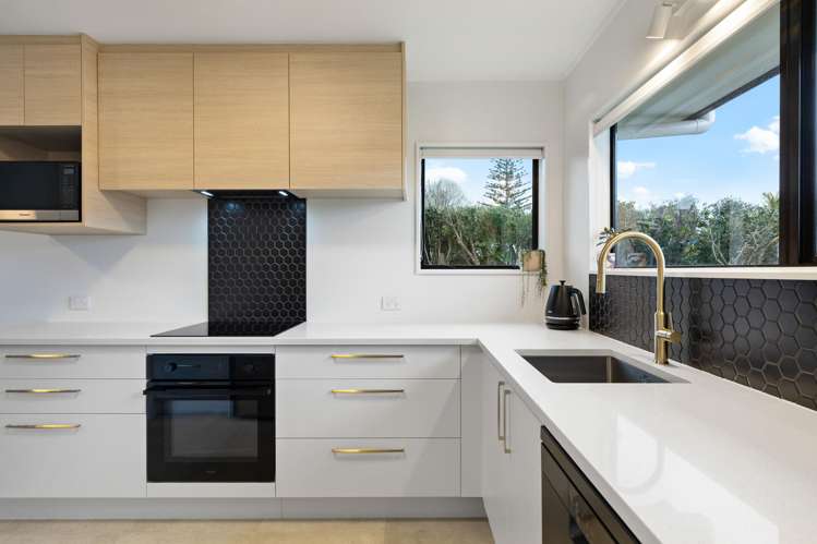 1/42 Lexington Drive Botany Downs_13