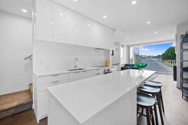 9/83 Hinemoa Street_4