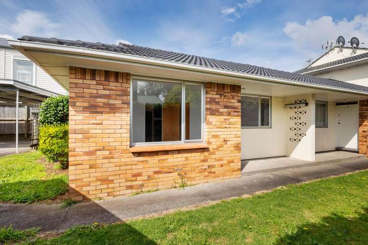 1/45 Willcott Street Mount Albert_12