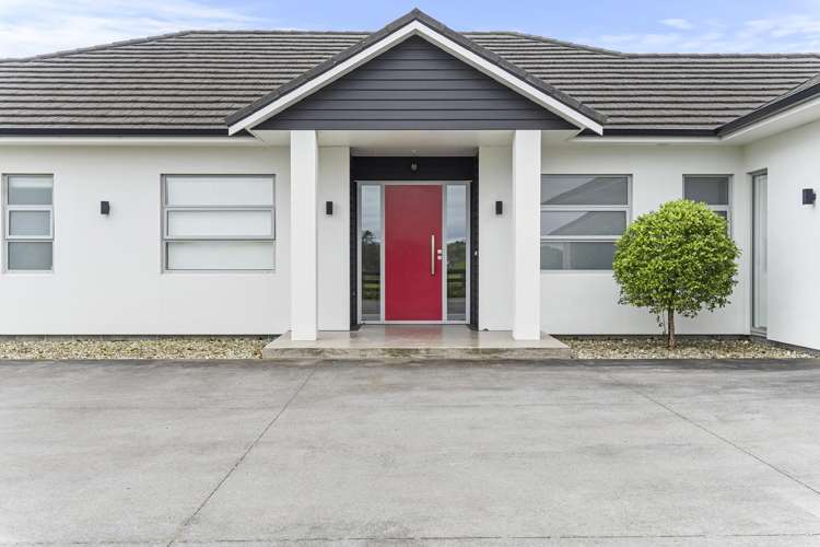 953 Upland Road Egmont Village_2