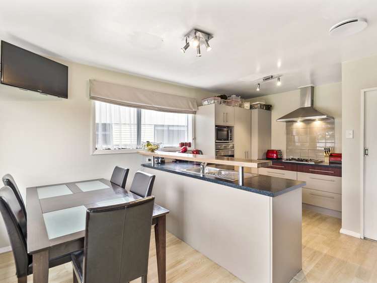 12 Avro Crescent Hornby_2