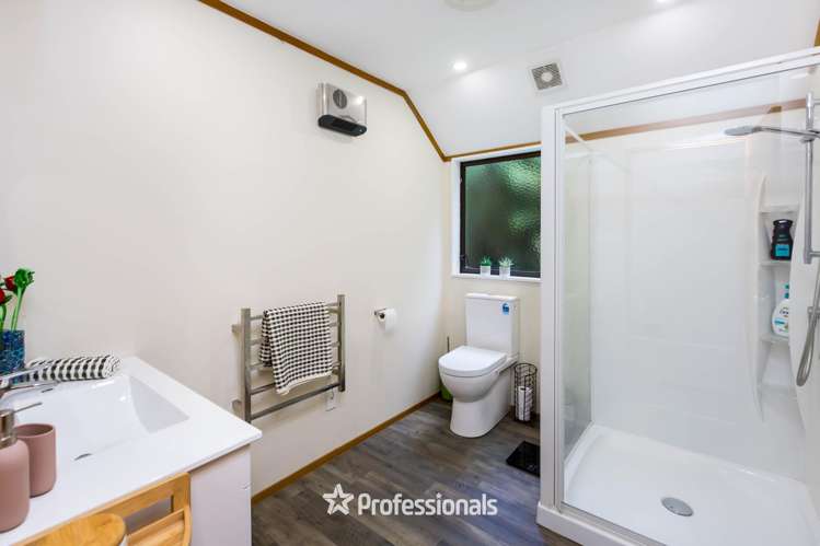 8 King Charles Drive Kingsley Heights_17