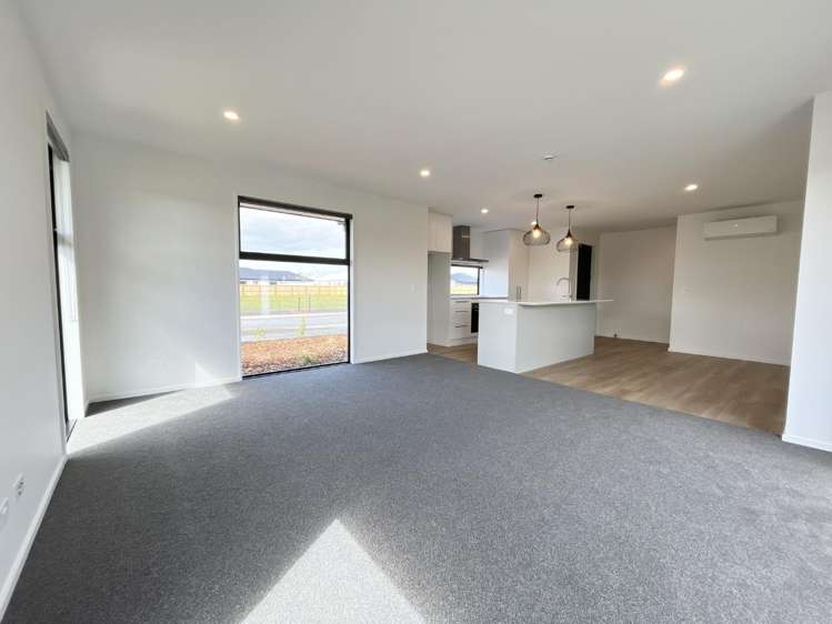39 Rita Angus Road 10145_4