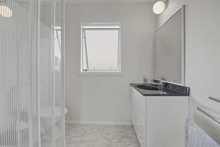 2 Toru Street Te Atatu Peninsula_12