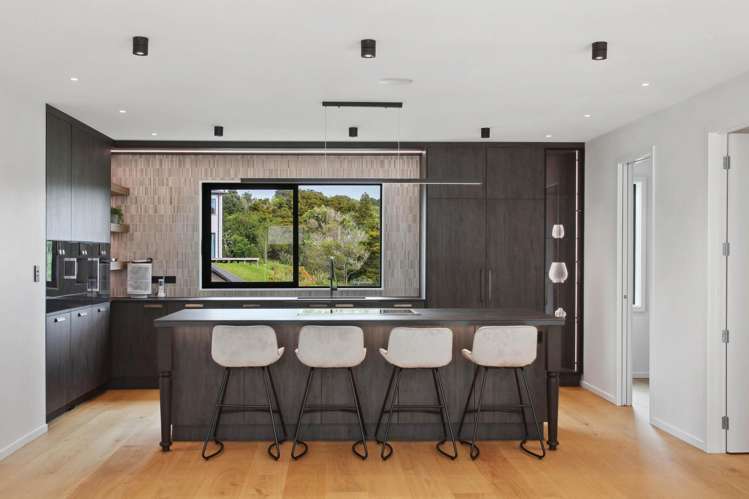 28a Oliver Twist Avenue Mellons Bay_14