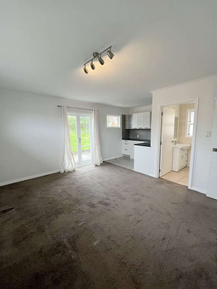 42 Tiroroa Avenue Te Atatu South_3