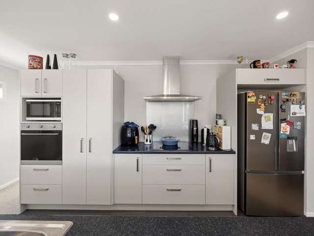 2/22 Iwi Road Baverstock_4