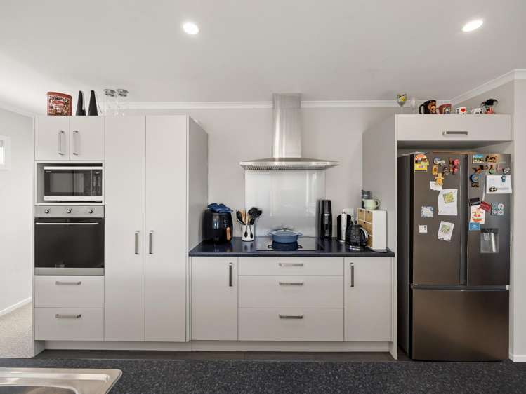 2/22 Iwi Road Baverstock_3