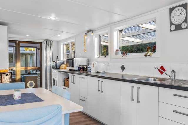 8 Chamberlain Avenue Amberley_3