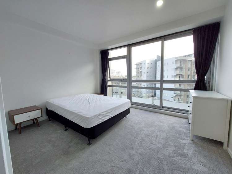 6J/205 Hobson Street 10015_7