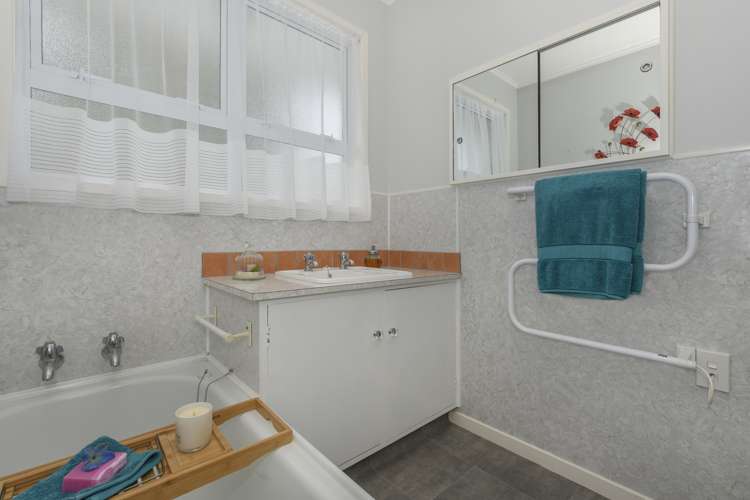 24 Highfield Crescent Brookfield_15