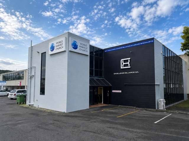 250M² HIGH-PROFILE FIRST FLOOR OFFICE