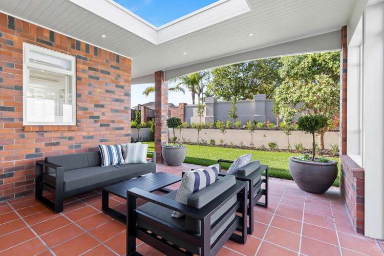 1 Courtneys West Harbour_5