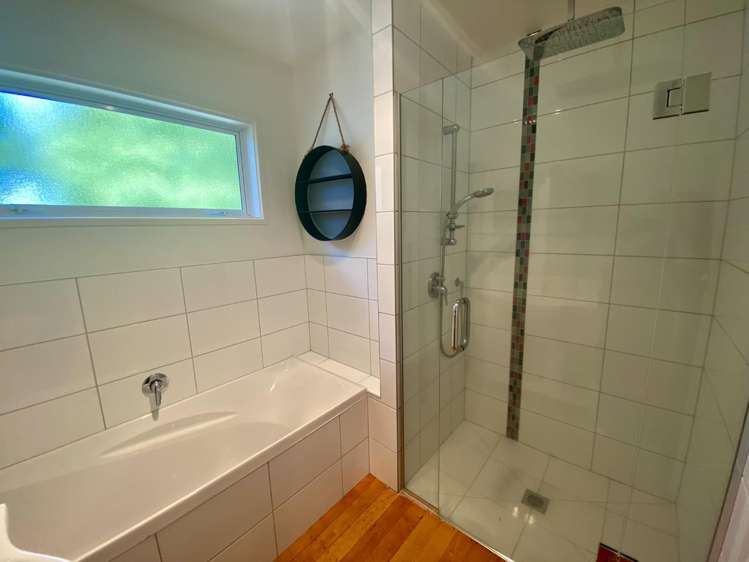 16 Clotworthy Crescent Onerahi_10