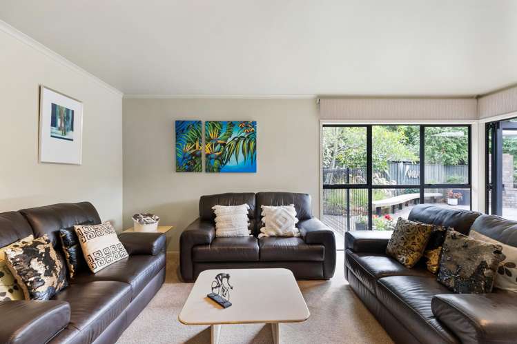 8 Kallaroo Place Botany Downs_18