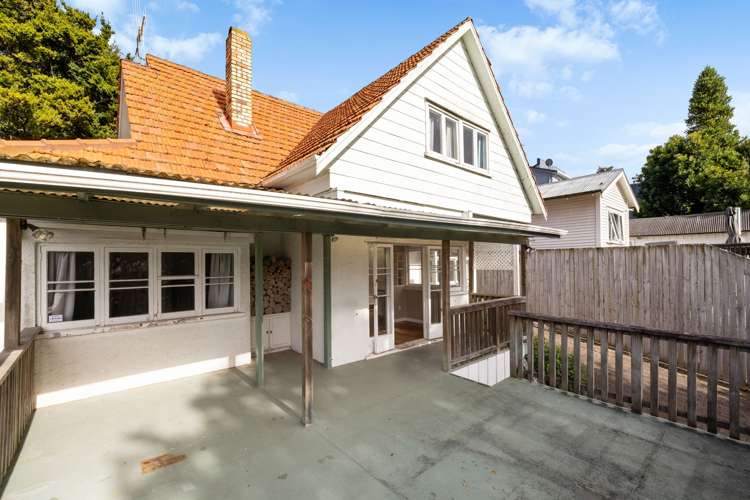 128 River Road Hamilton East_24