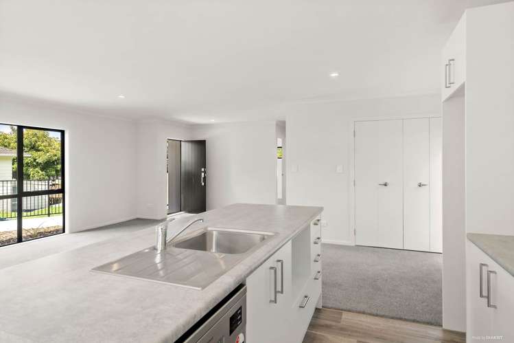 8A Kintara Drive Massey_2