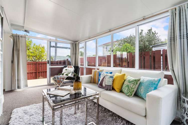 2/52 Waitaki Street Henderson_9